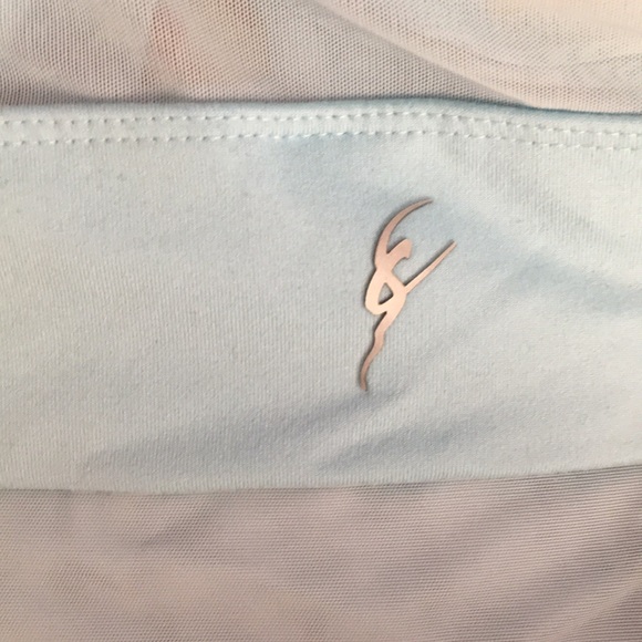 Capezio sports bra/crop top tank; built in pads - Picture 3 of 3